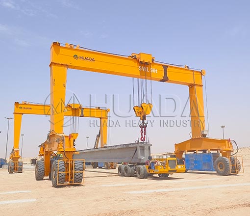 Straddle Carrier