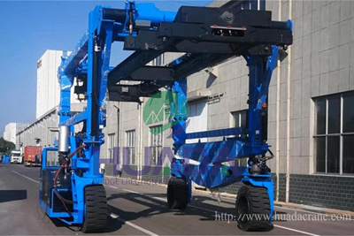 40T Container Straddle Carrier Test Video before delivery Used for 20feet and 40feet containers